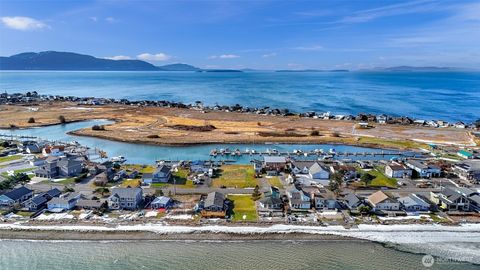 Photo of 42 Saltspring Drive, Ferndale, WA 98248 (MLS # 2481535)