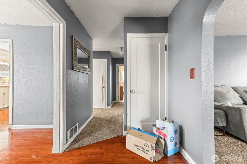 422 W 3rd Street
