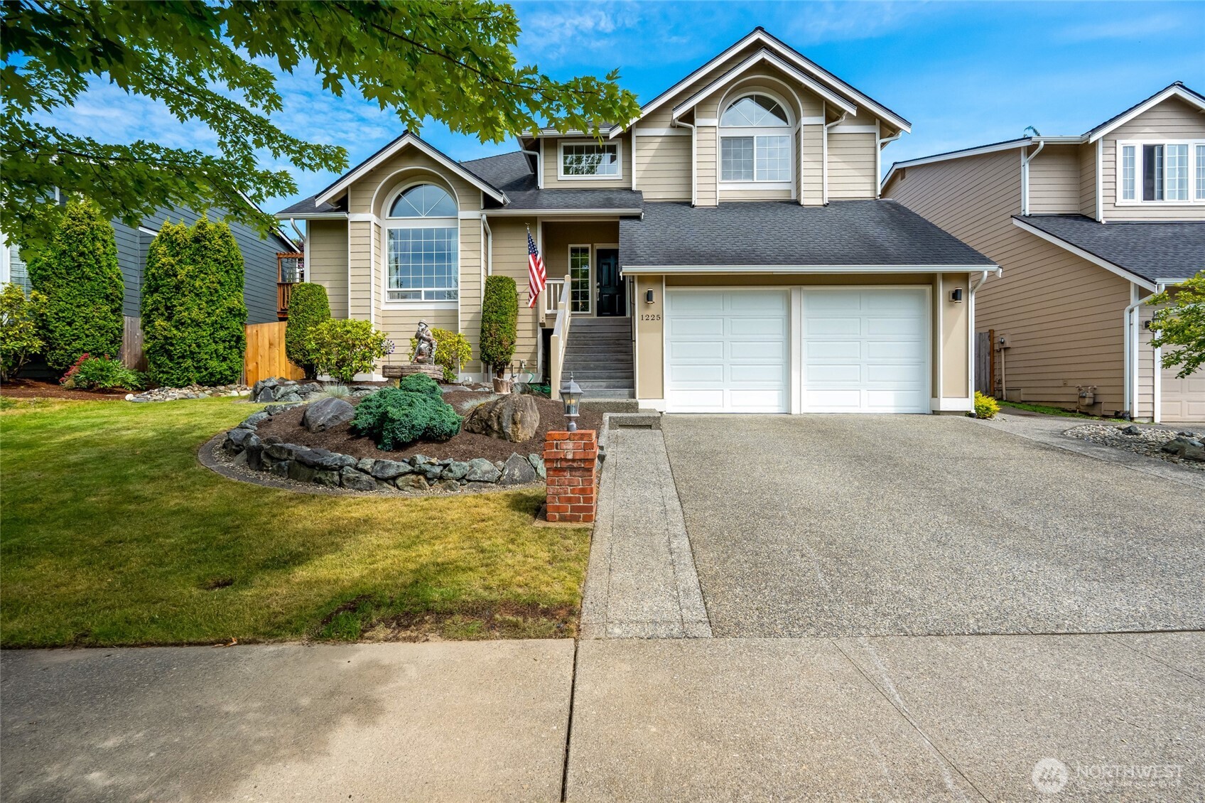 1225 85th Drive NE