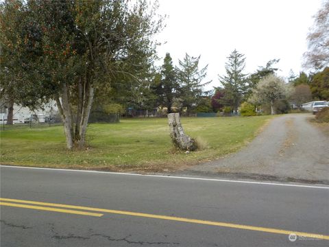 Photo of 308 Pioneer Road, Long Beach, WA 98631 (MLS # 2021951)