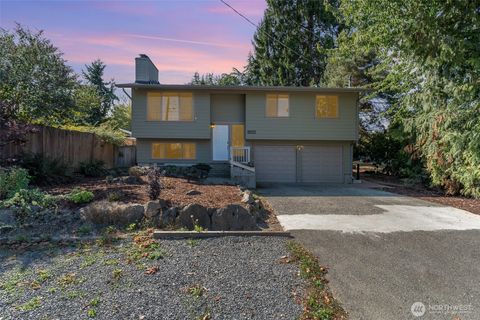Photo of 9215 Evanston Avenue N, Seattle, WA 98103 (MLS # 2451751)