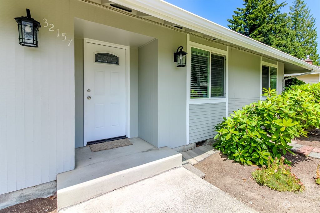 Photo of 32157 9th Avenue S, Federal Way, WA 98003 (MLS # 2250175)