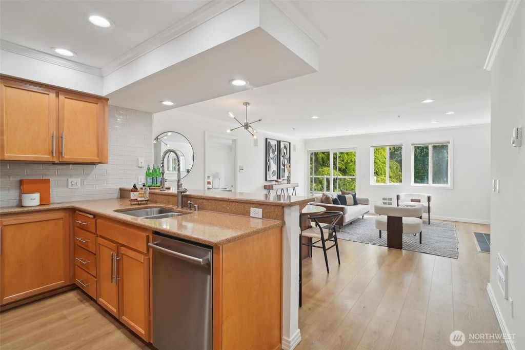 Photo of 801 2nd Avenue N #204, Seattle, WA 98109 (MLS # 2447424)