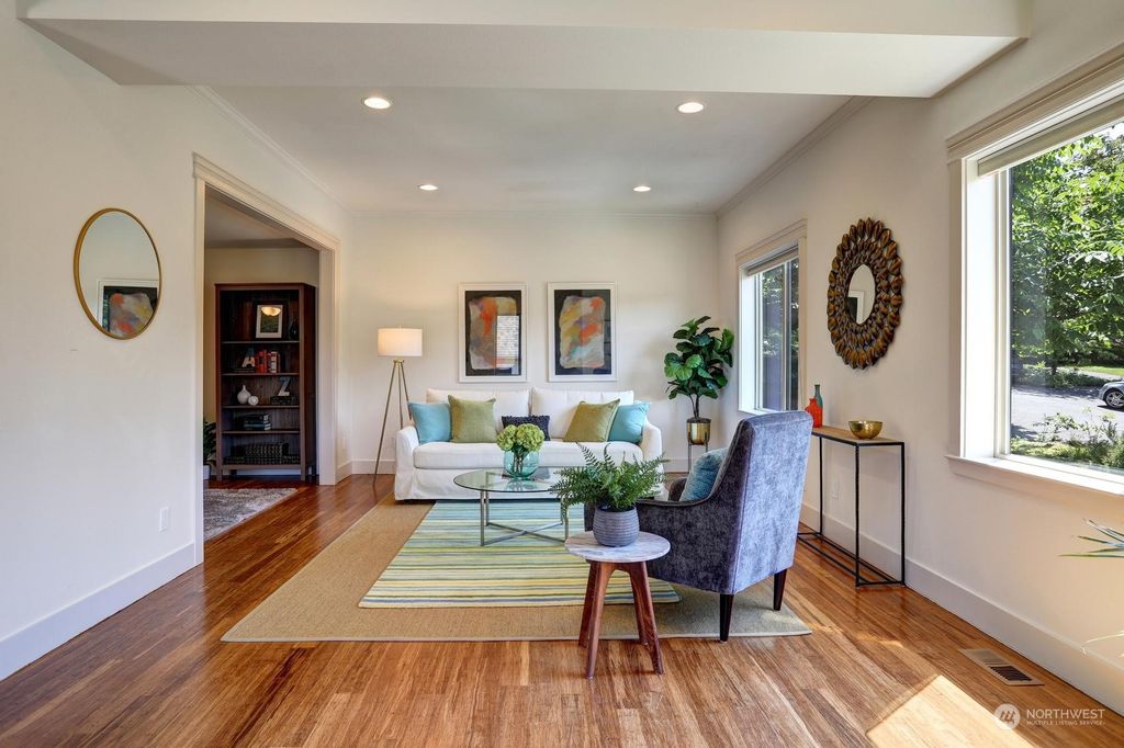 Photo of 1826 30th Avenue, Seattle, WA 98122 (MLS # 2131724)