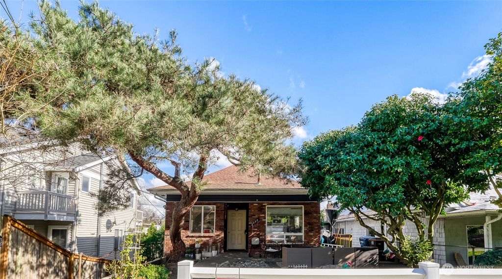 Photo of 3052 22nd Avenue W, Seattle, WA 98199 (MLS # 2485890)