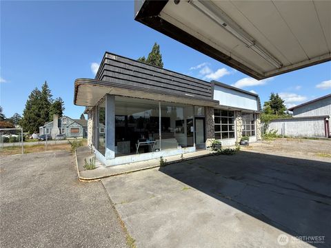 Photo of 827 W Division Street, Mount Vernon, WA 98273 (MLS # 2393786)