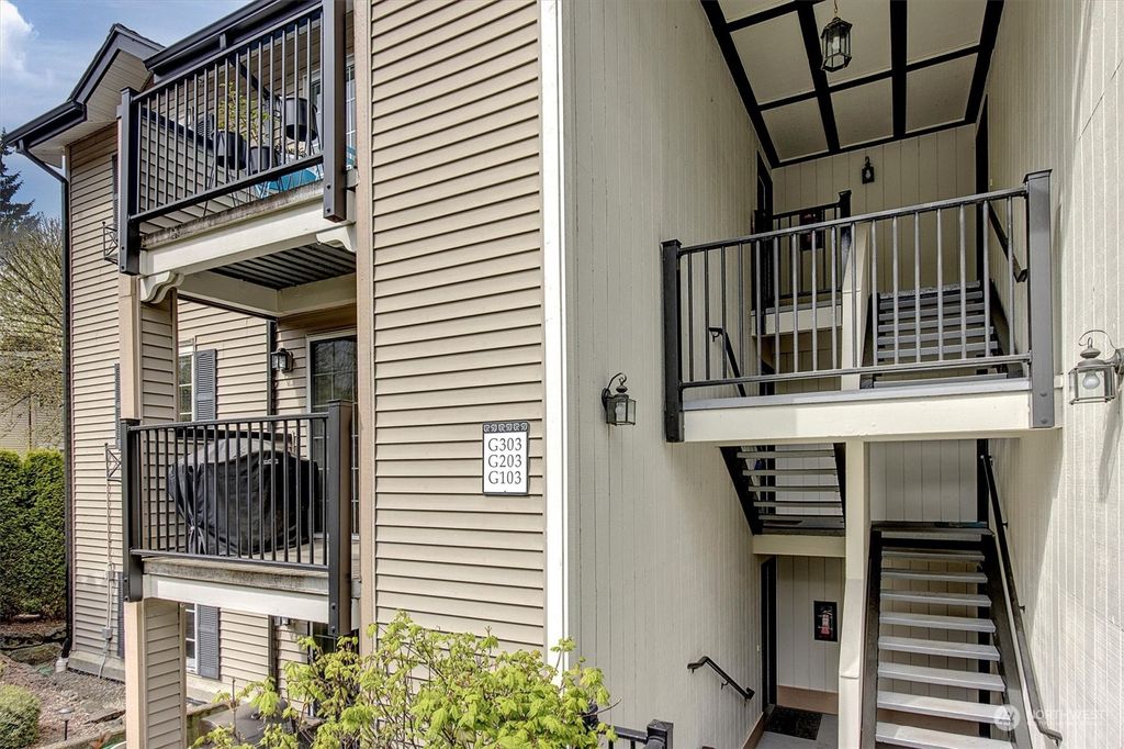 Photo of 224 9th Street #G-203, Kirkland, WA 98033 (MLS # 2226273)