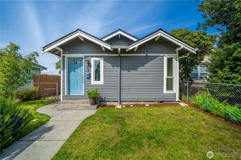 Photo of 407 E Wright Ave AVE, Tacoma, WA 98404 (MLS # 2525766)