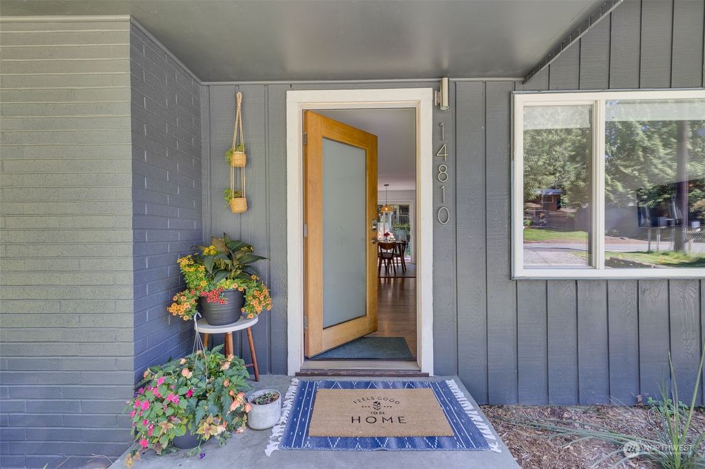 Photo of 14810 Interlake Avenue N, Shoreline, WA 98133 (MLS # 2256082)