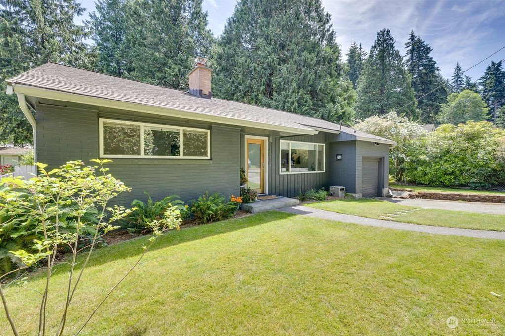 Photo of 14810 Interlake Avenue N, Shoreline, WA 98133 (MLS # 2256082)