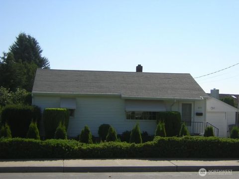 Photo of 213 N Western Avenue, Wenatchee, WA 98801 (MLS # 2513091)