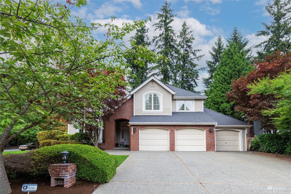Photo of 25744 SE 32nd Place, Sammamish, WA 98075 (MLS # 1986452)
