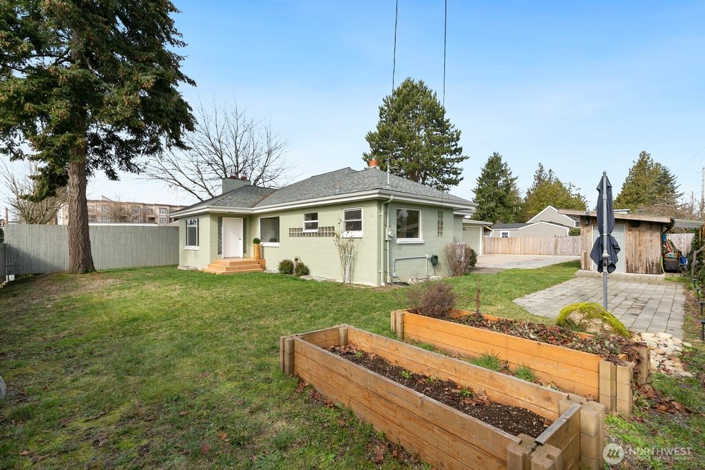 Photo of 326 N 125th Street, Seattle, WA 98133 (MLS # 2337999)