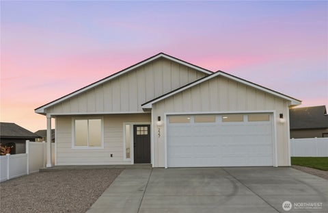 Photo of 227 Parkside Place, Ephrata, WA 98823 (MLS # 2583830)