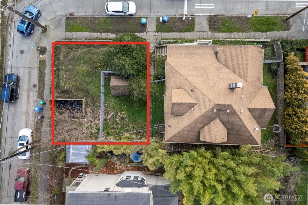 Photo of 414 NE 42nd Street, Seattle, WA 98105 (MLS # 2471644)