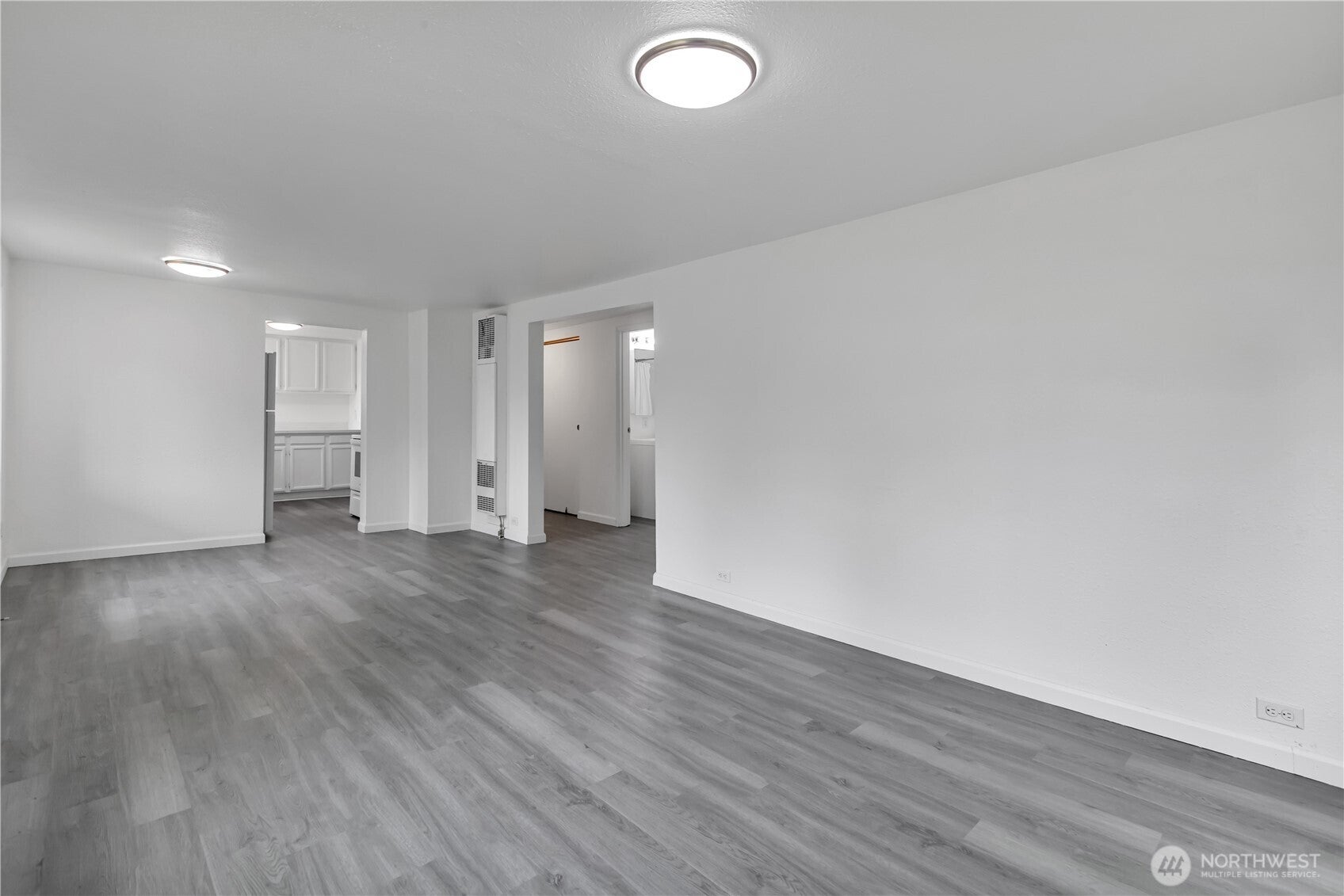216 4th Avenue SW
