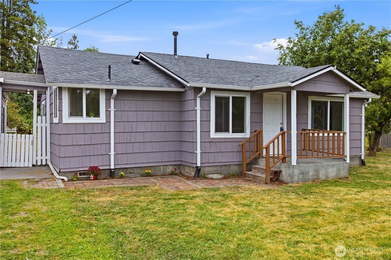 216 4th Avenue SW