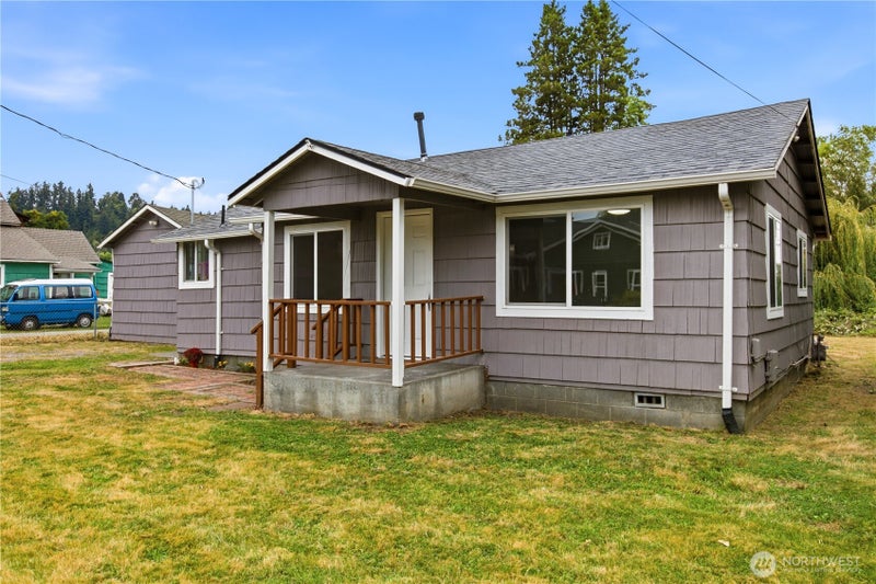 216 4th Avenue SW