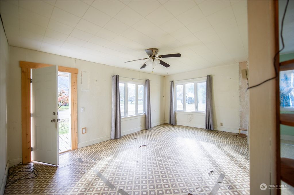 Photo of 605 Commercial Avenue, Darrington, WA 98241 (MLS # 2175954)