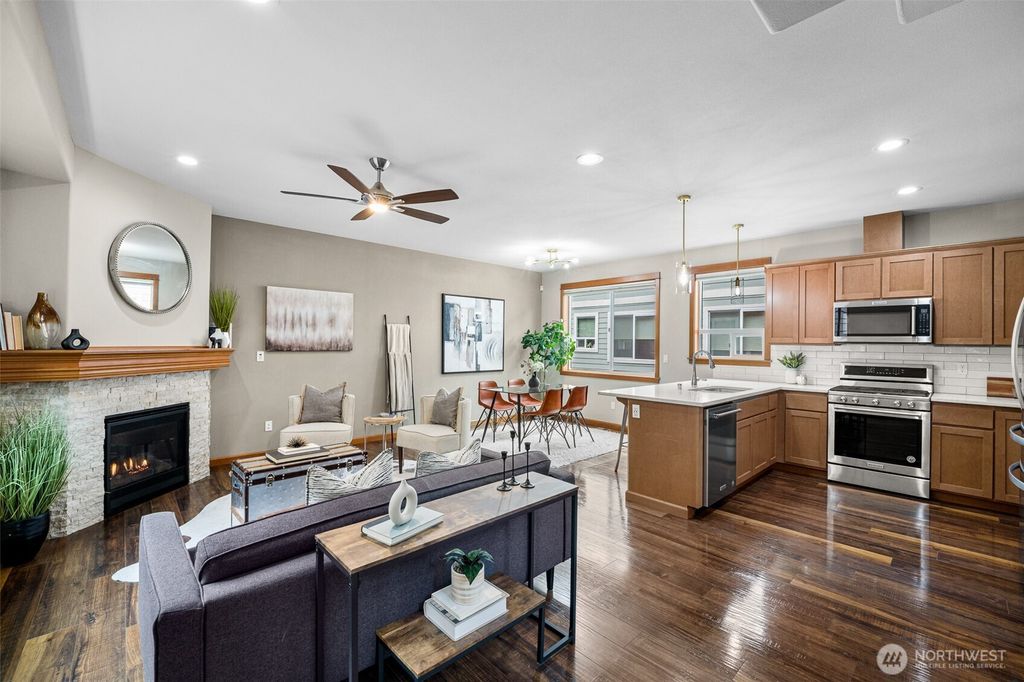 Photo of 7109 Rainier Drive #G, Everett, WA 98203 (MLS # 2521014)
