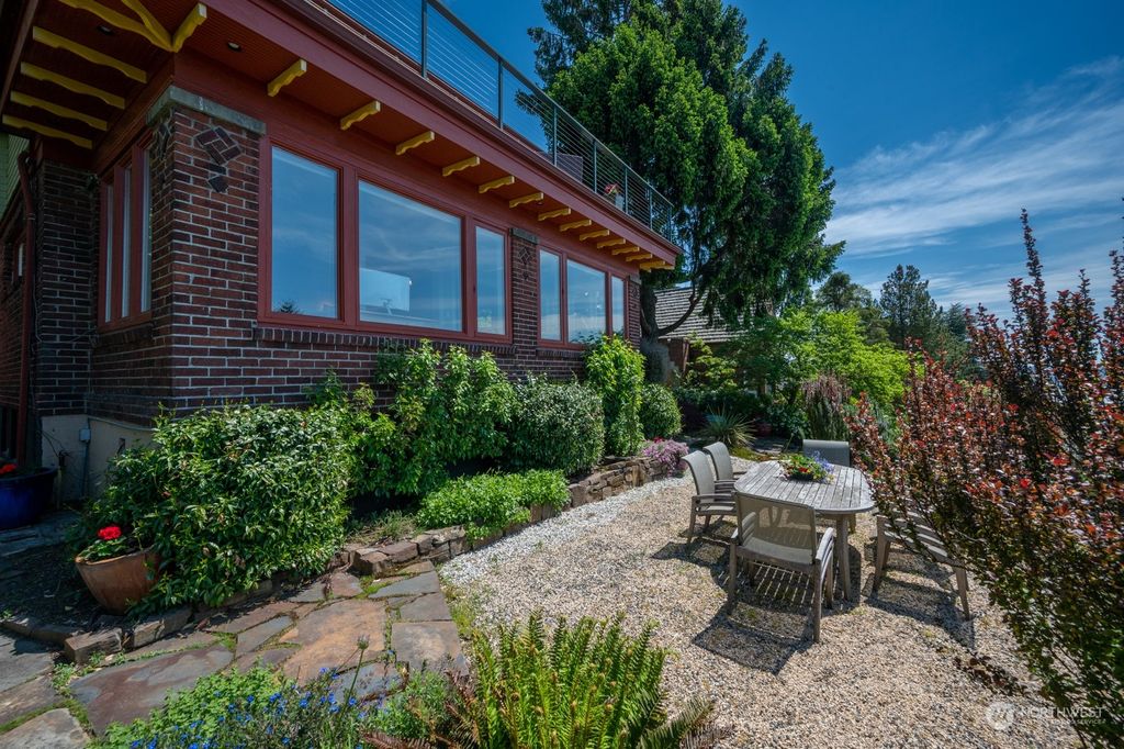 Photo of 1126 8th Avenue W, Seattle, WA 98119 (MLS # 2065636)