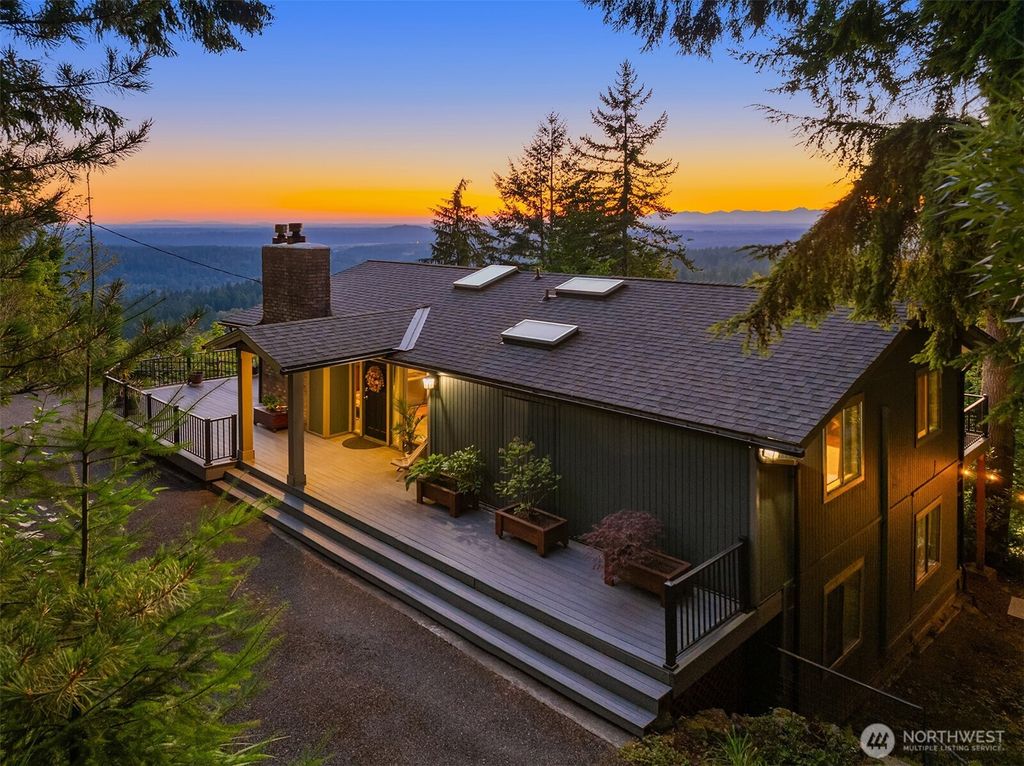 Photo of 27230 SE 154th Place, Issaquah, WA 98027 (MLS # 2431944)