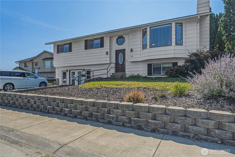 Photo of 624 Sheri Court, East Wenatchee, WA 98802 (MLS # 2578617)
