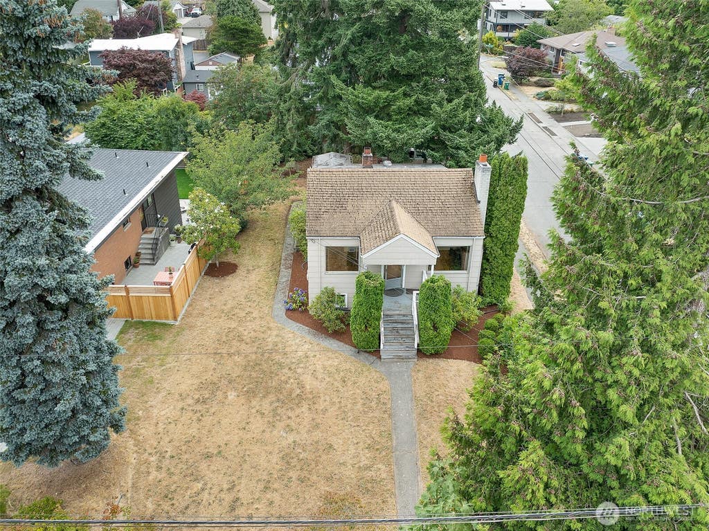 Photo of 9002 2nd Avenue NE, Seattle, WA 98115 (MLS # 2560020)