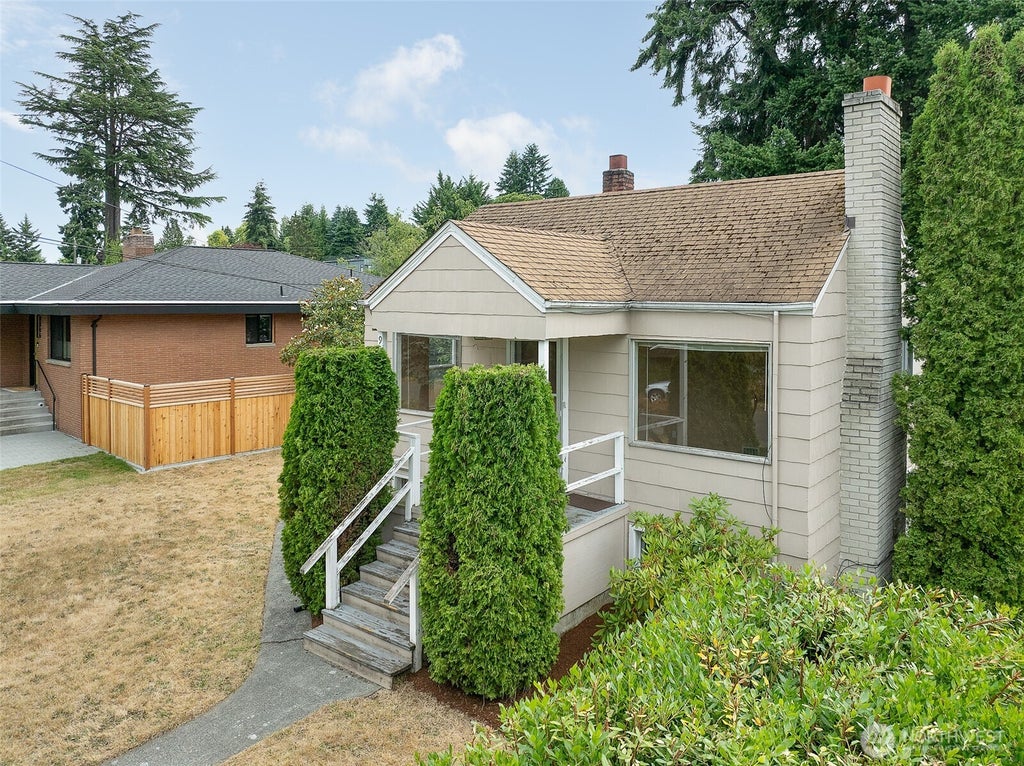 Photo of 9002 2nd Avenue NE, Seattle, WA 98115 (MLS # 2560020)