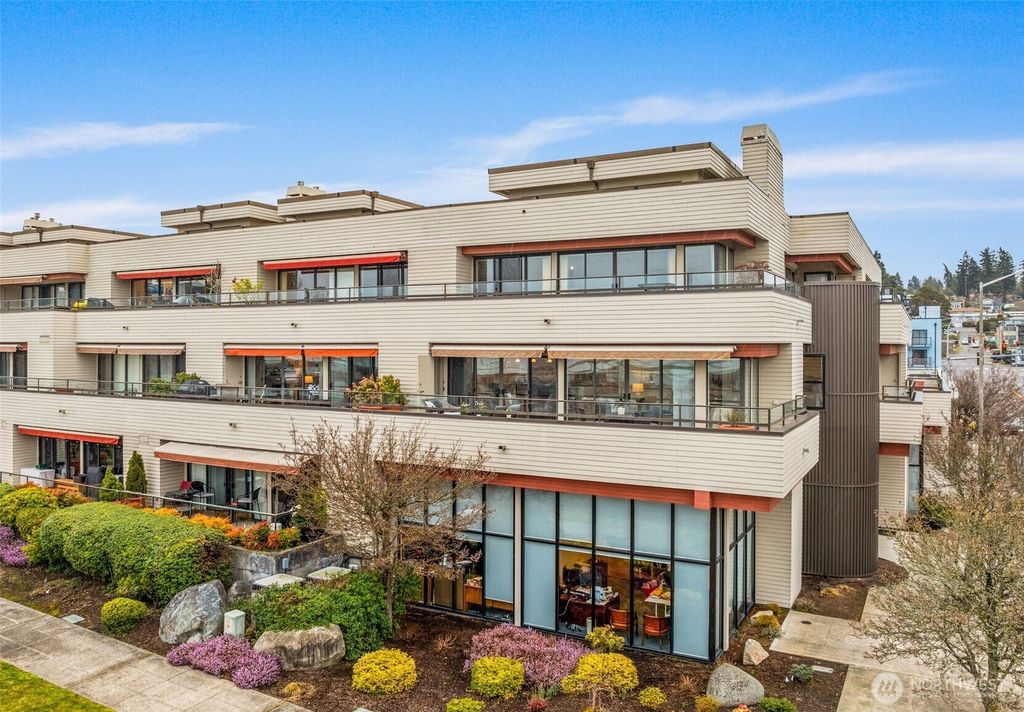 Photo of 620 S 227th Street #206, Seattle, WA 98198 (MLS # 2337921)
