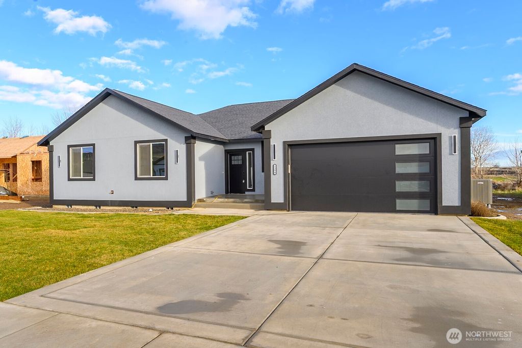 Photo of 2394 Hunter Street, Ephrata, WA 98823 (MLS # 2461191)