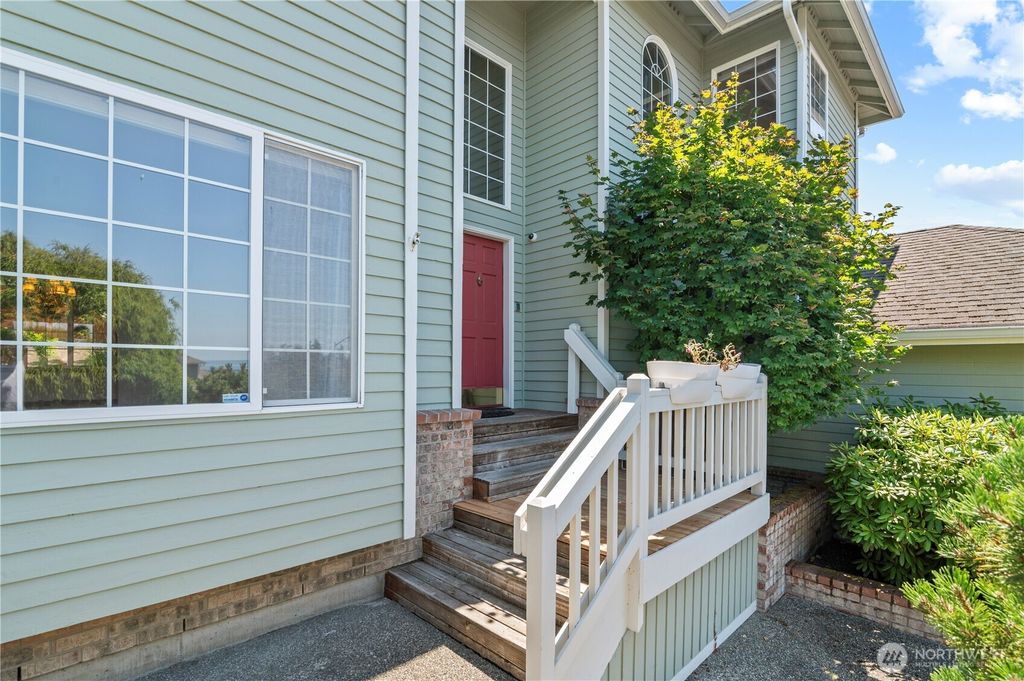 Photo of 5207 69th Drive NE, Marysville, WA 98270 (MLS # 2409645)