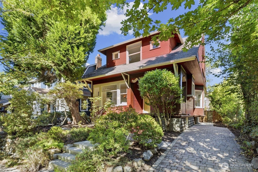 Photo of 5246 12th Avenue NE, Seattle, WA 98105 (MLS # 2592162)