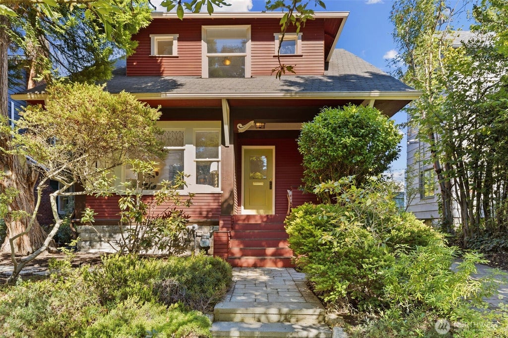 Photo of 5246 12th Avenue NE, Seattle, WA 98105 (MLS # 2592162)