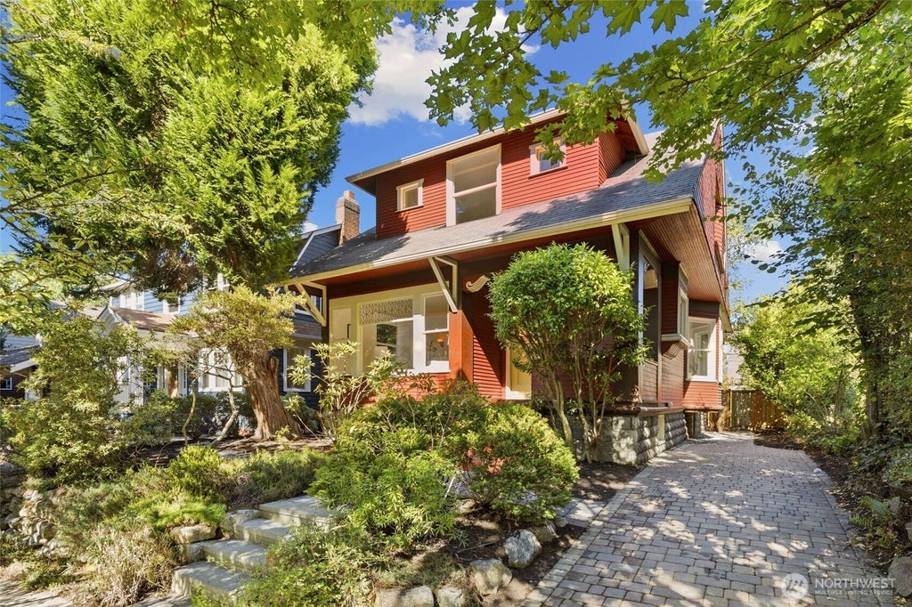 Photo of 5246 12th Avenue NE, Seattle, WA 98105 (MLS # 2592162)