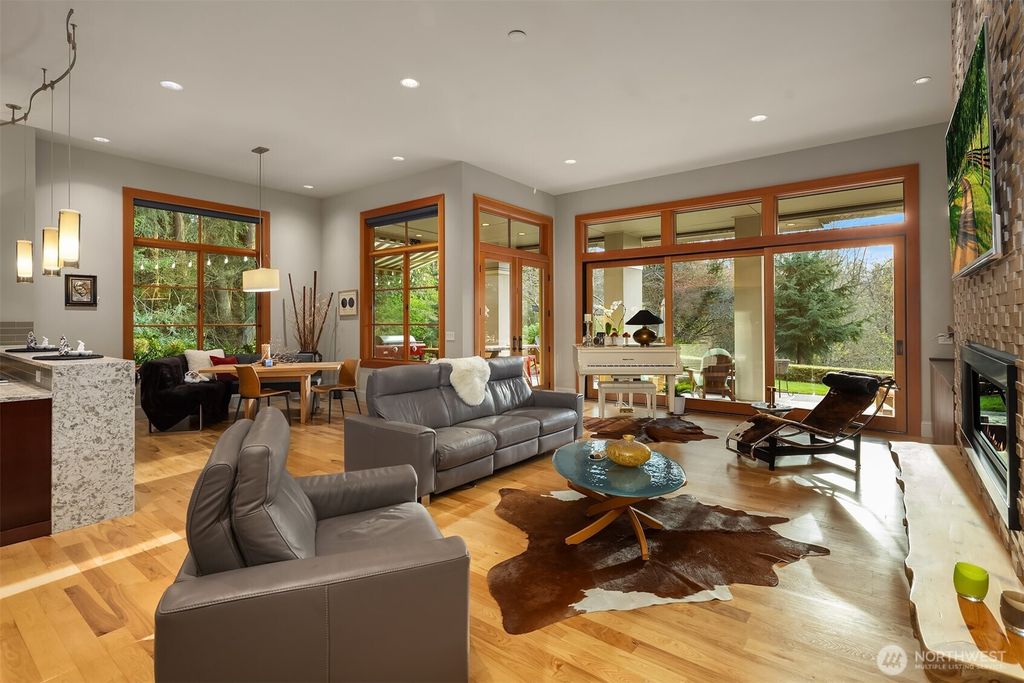 Photo of 11303 S Dogwood Lane, Woodway, WA 98020 (MLS # 2496837)