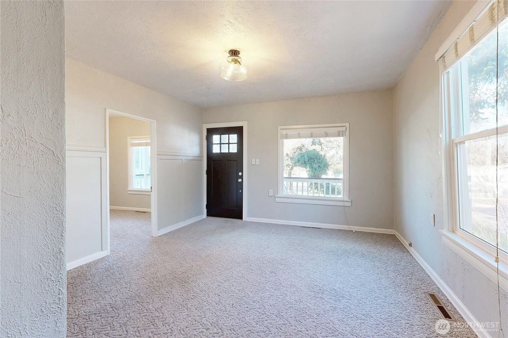 Photo of 332 L St St, Walla Walla, WA 99362 (MLS # 2484424)