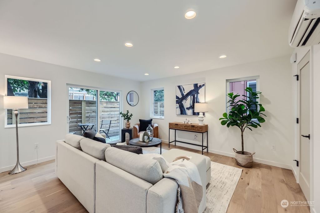 Photo of 4124 Woodland Park Avenue N #B, Seattle, WA 98103 (MLS # 2316403)
