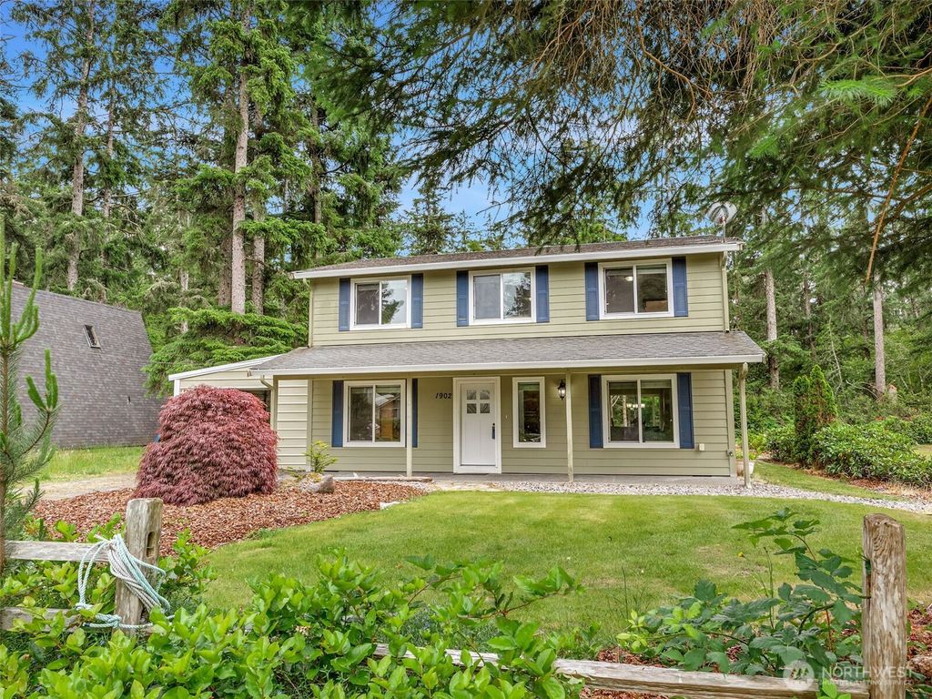 Photo of 1902 194th Street, Long Beach, WA 98631 (MLS # 2537144)