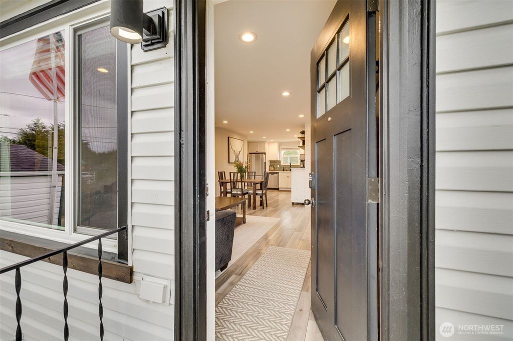 Photo of 6303 Elliott Way, Everett, WA 98203 (MLS # 2333938)
