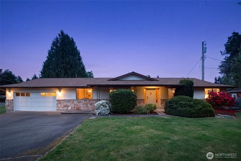 Photo of 20229 24th Avenue W, Lynnwood, WA 98036 (MLS # 2521245)