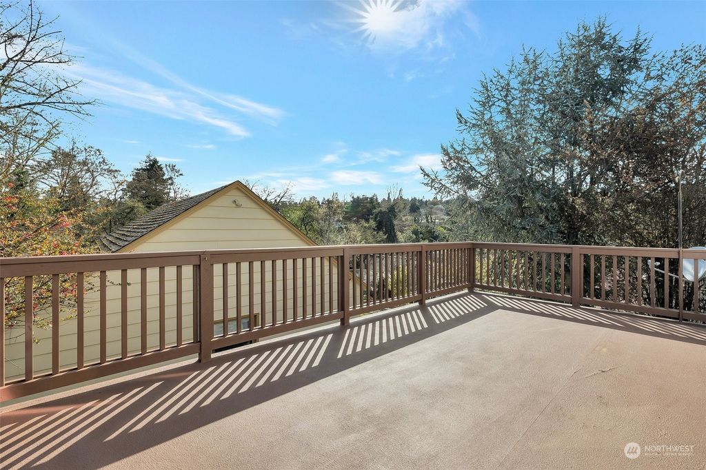 Photo of 4021 S 128th St St, Tukwila, WA 98168 (MLS # 2216001)