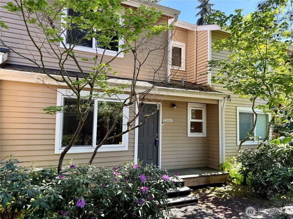 Photo of 23816 12th Place S #405, Des Moines, WA 98198 (MLS # 2524778)