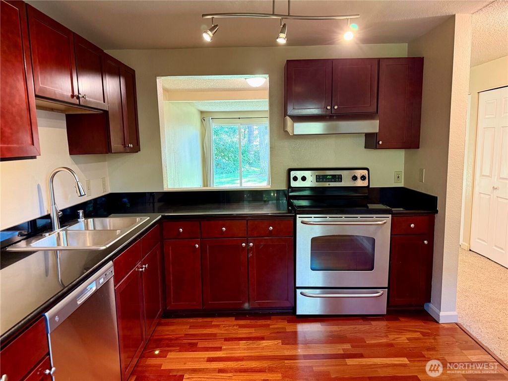 Photo of 23816 12th Place S #405, Des Moines, WA 98198 (MLS # 2524778)