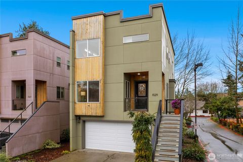 Photo of 1029 SW 124th Street, Burien, WA 98146 (MLS # 2478364)
