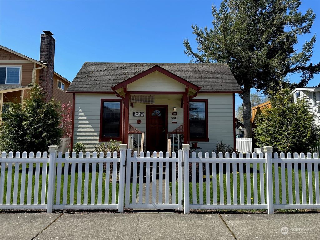 Photo of 8285 Maple Avenue SE, Snoqualmie, WA 98065 (MLS # 2128975)