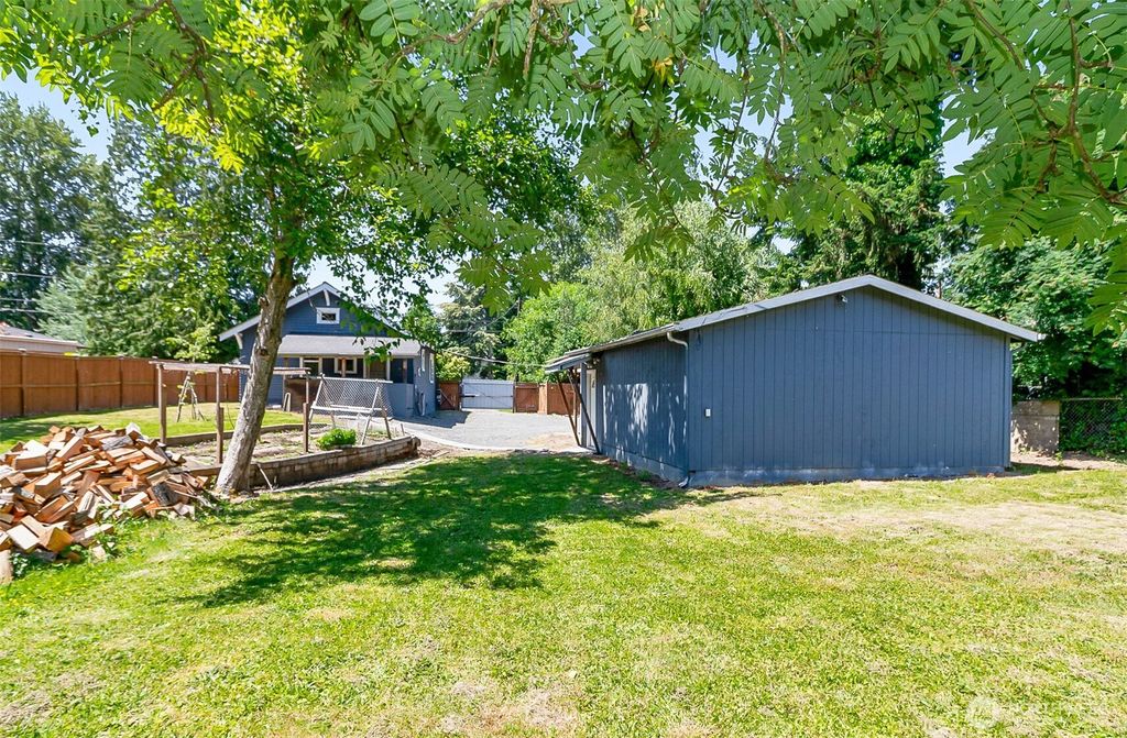 Photo of 11927 E Gibson Road, Everett, WA 98204 (MLS # 2389461)