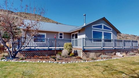 Photo of 1811 Pine Creek Rd, Tonasket, WA 98855 (MLS # 2507991)