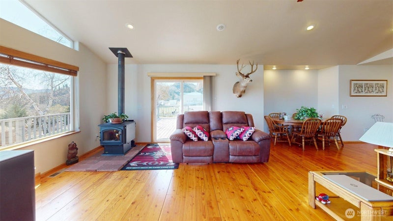1811 Pine Creek