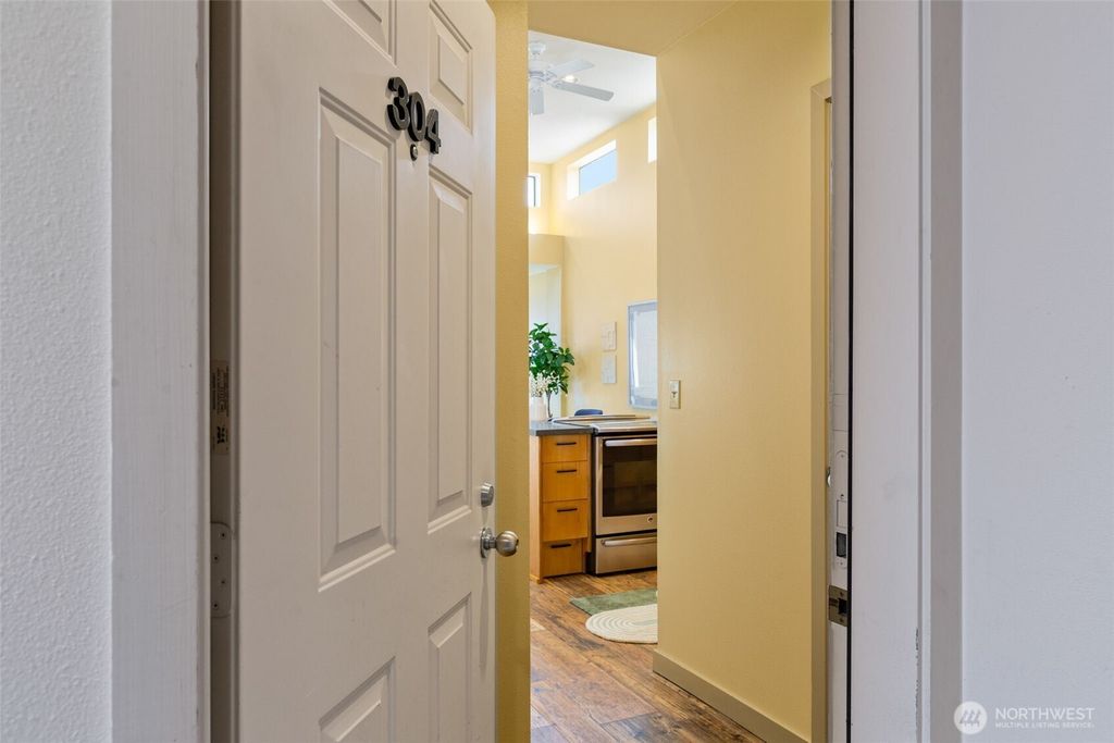 Photo of 600 Malden Avenue E #304, Seattle, WA 98112 (MLS # 2487044)